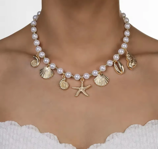 Collar de Perlas con Estrella de Mar y Conchas Doradas