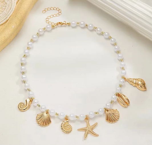 Collar de Perlas con Estrella de Mar y Conchas Doradas