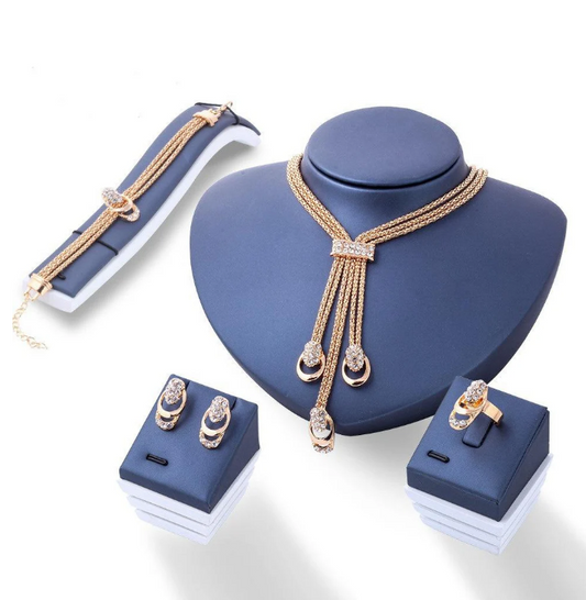 Lujo Dorado: Set de Joyería de Oro para Mujer