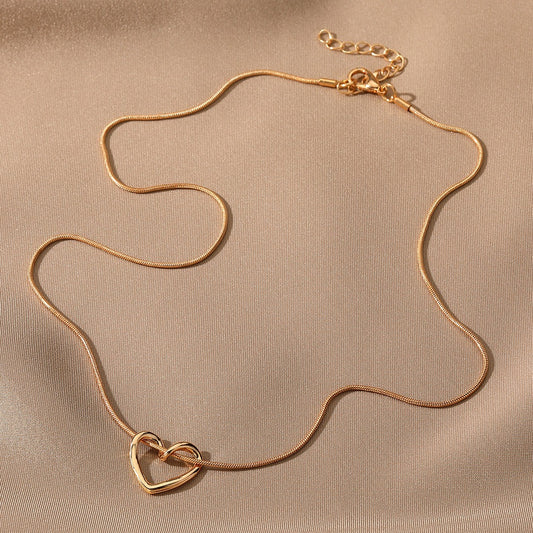 “Latido Eterno” – Collar de Corazón en Acero Inoxidable